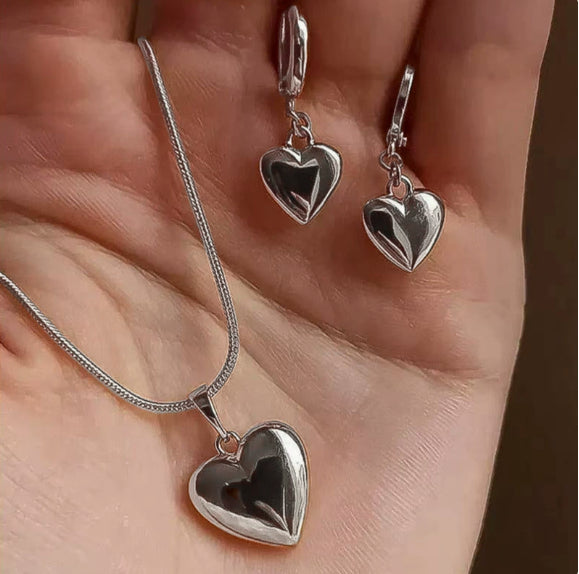 ¡OFERTA 2X1!  Set de Pendientes y Collar Corazón